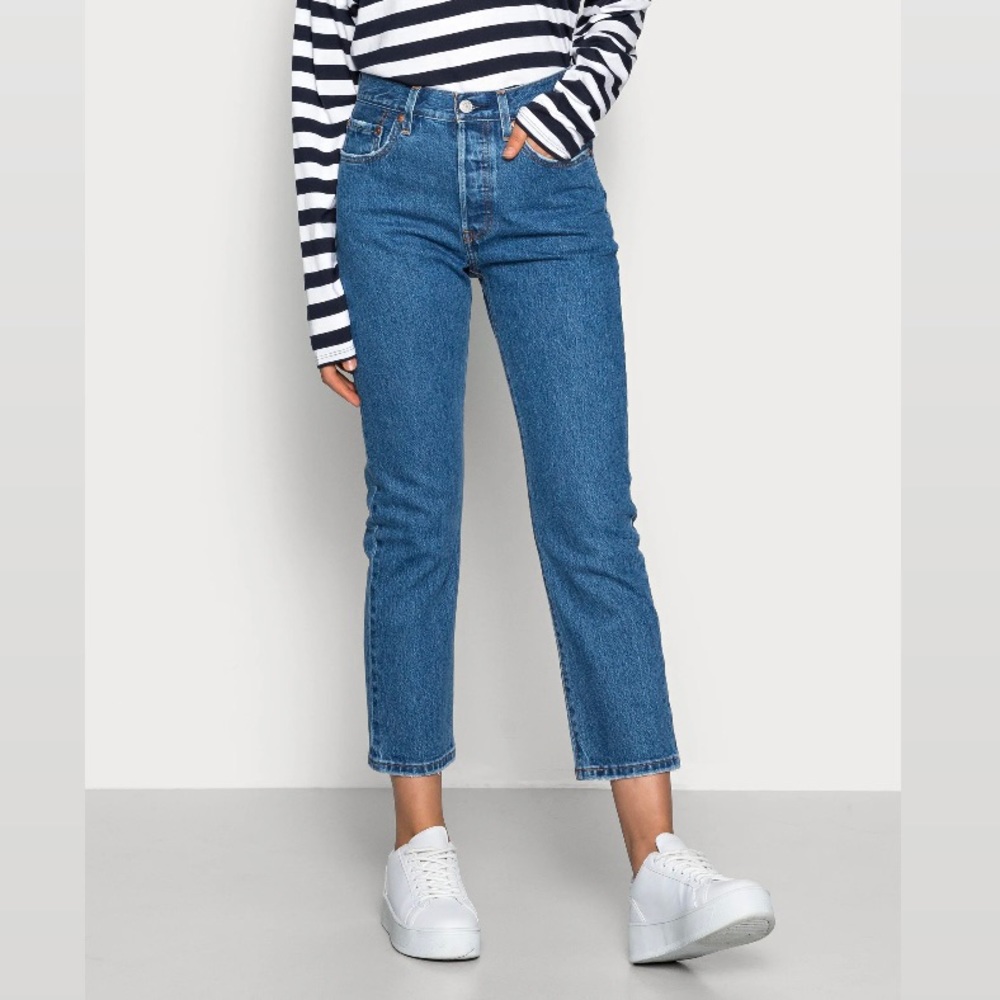 Levi’s 501 high-waisted medium-wash jeans. 💙 - Picture 2 of 8